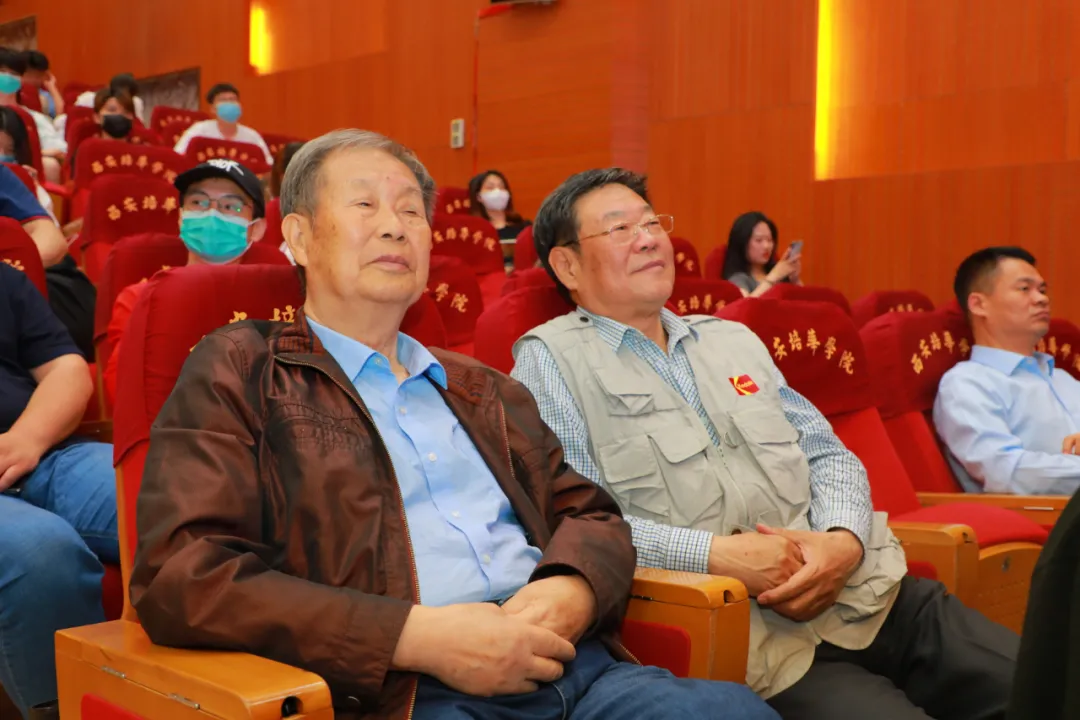 三秦在追超·庆祝建党100周年影像展播新闻发布会在西安爱体育(中国)举行 三秦在追超·庆祝建党100周年影像展播新闻发布会在西安爱体育(中国)举行